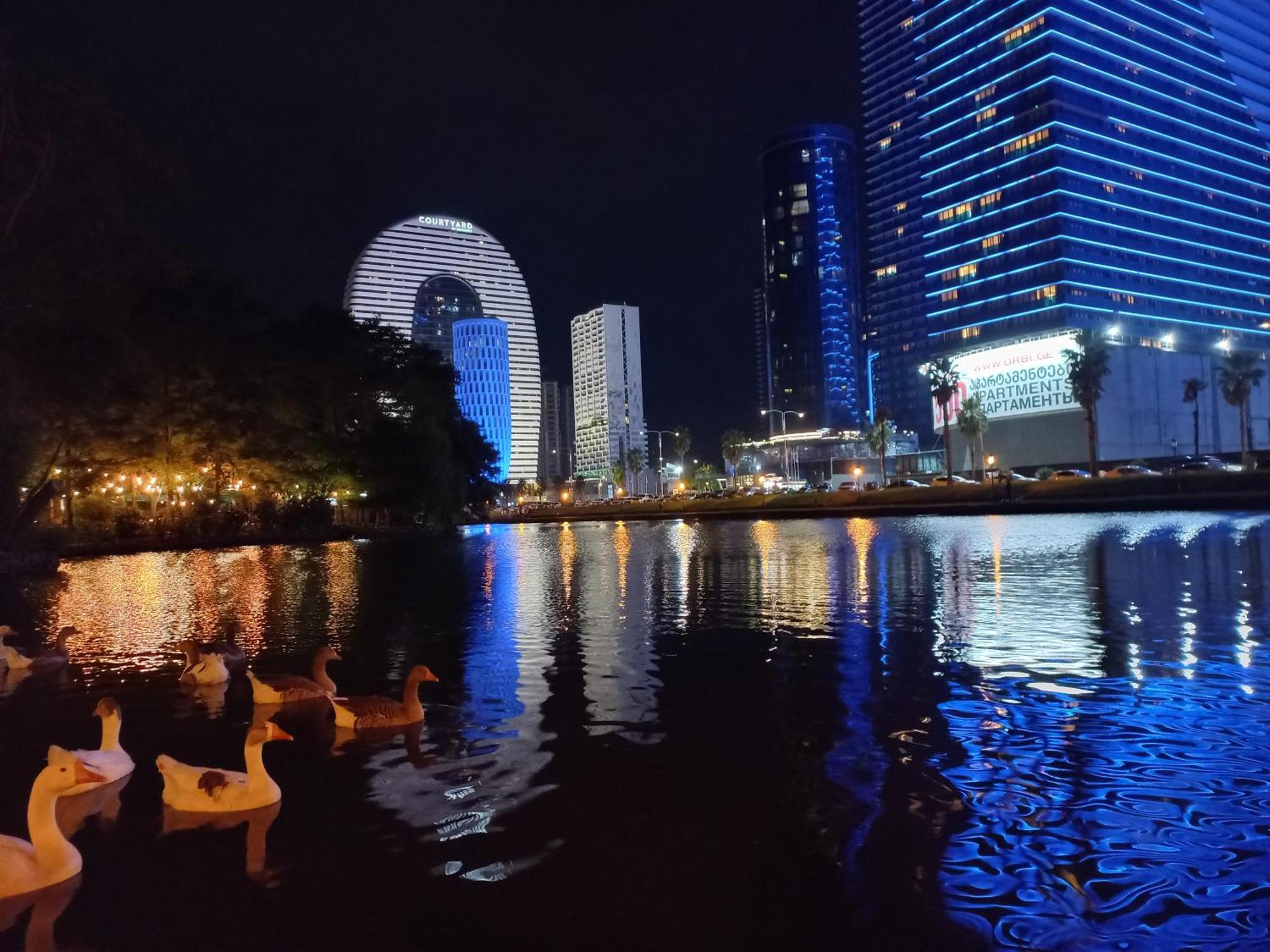 Dream View In Orbi City In バトゥーミ エクステリア 写真